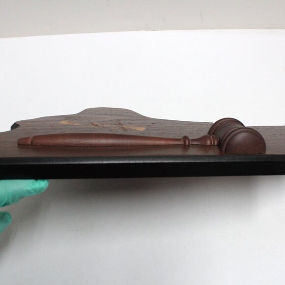 Preowned North Carolina Shaped Plaque Base With Gavel & Damage - Picture 7 of 10